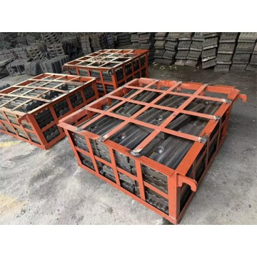 High chromium liners